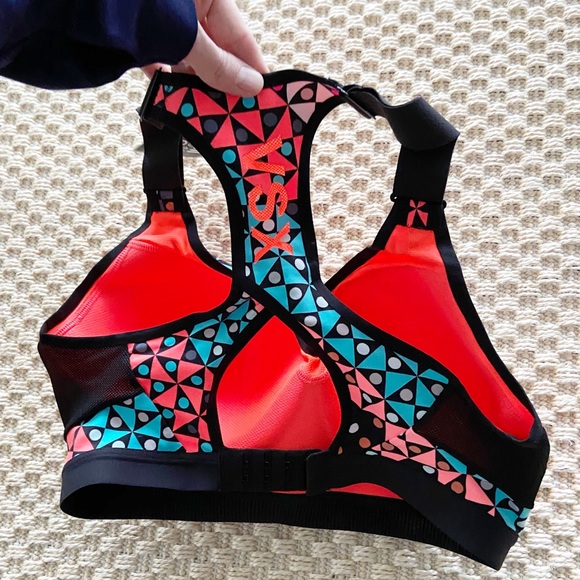 Victoria Secret Patterned Sports Bra - Picture 3 of 4